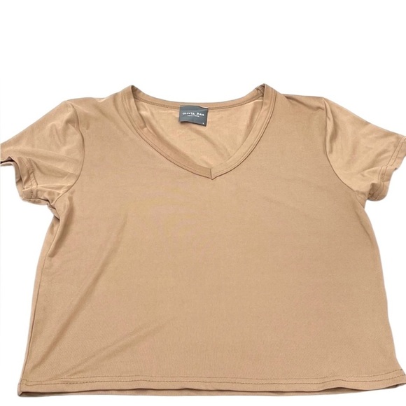 NWT Olivia Rae Tan Basic TShirt– New York – Size Small - Picture 3 of 7